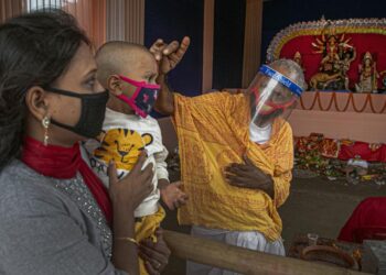 India’s festive season spawns fears of renewed virus surge | World News