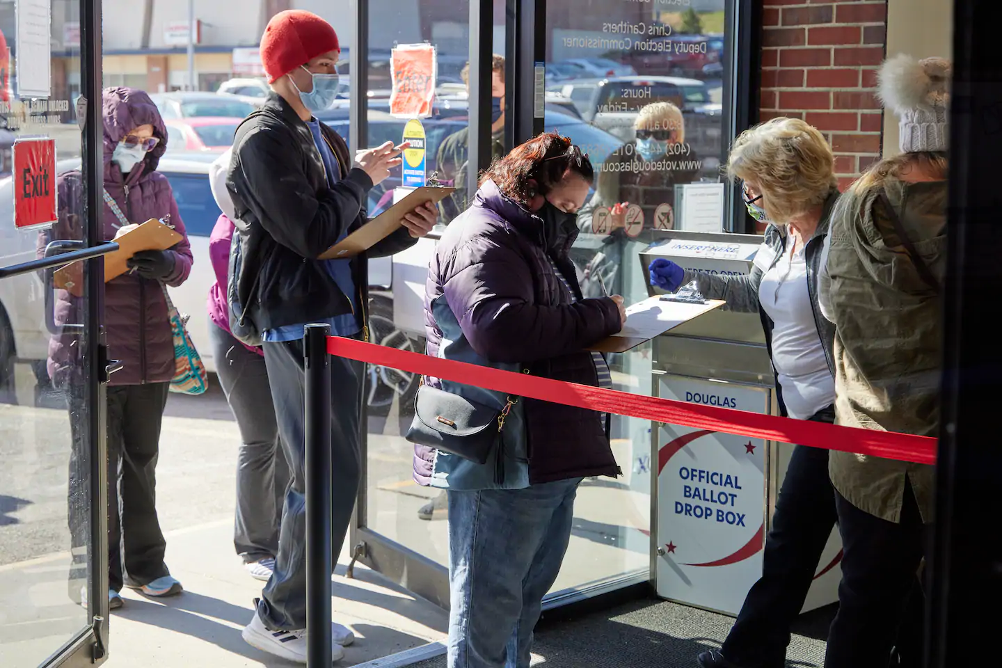 Opinion | Explosive early voting is already transforming our politics