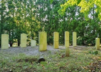The Day – Buried History: Cruelties of war, disease told at a local cemetery