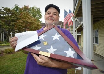 A World War II veteran’s burial flag was found in a Florida antique store; now it’s finally home with his Massachusetts family