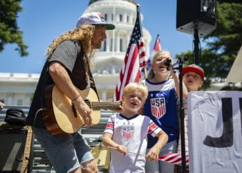 Prayer, worship and music service to take over the National Mall on Sunday