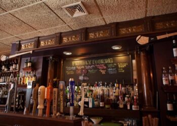 Health Officials Warn of Possible COVID Exposure at Restaurants in Portsmouth, Concord, Peterborough – NBC Boston