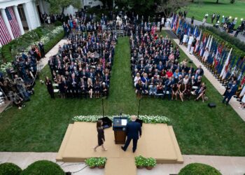 White House coronavirus outbreak may have exposed thousands