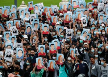 Thai Protesters Carry on Demonstrations Despite Warnings | World News