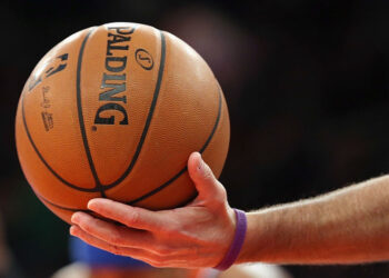 Illinois Health Officials Tighten Some Restrictions For Sports; Basketball Moved To High-Risk Category – CBS Chicago