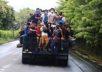 Thousands of U.S.-Bound Migrants Cross Into Guatemala Without Authorization | World News