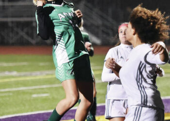 Girls soccer: Anna eying district title