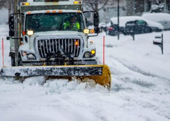COVID ends snow days? These schools used online class to cancel them