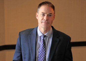 Athol Daily News – First-year Hockey East Commissioner Steve Metcalf ‘thrilled’ to return to ice