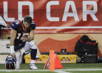 Wiedmer: Tim Tebow can talk the talk and walk the walk like few others