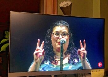 Popular story slam at Academy of Music is livestreamed from stage