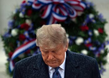 Senator says Joe Biden should get briefings