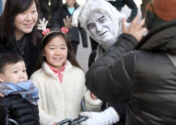 Distant Dickens: Skaneateles festival getting (more) creative during COVID-19 | Entertainment