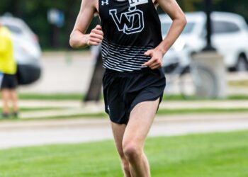 Carston Cole runs in family footsteps – Sports – Holland Sentinel