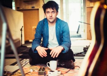 Rogue Routes begins entertainment series trip at Carhenge