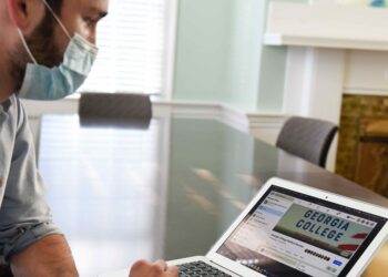 Ga. College Students Start Nonpartisan Political Group Aimed At Bridging Divides