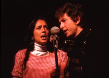 First-ever biography of Joan Baez includes music, activism, Redlands years – Press Enterprise