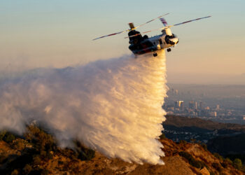 ‘World’s largest helitanker’ demonstrates firefighting water drops in Topanga – Whittier Daily News