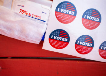 Calabasas mayor snares early lead – Daily News