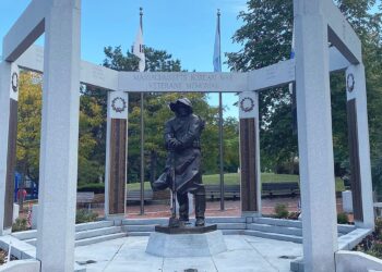 Gardner Scene local heroes of the Korean War monuments