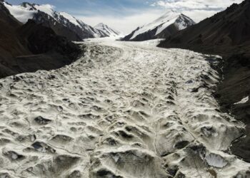 Scientists Watch as China Remote Glaciers Melt at ‘Shocking’ Pace | World News