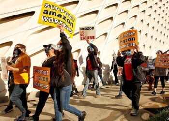 Politics, unions and Amazon – Amazon could get its first unionised workforce in America | United States