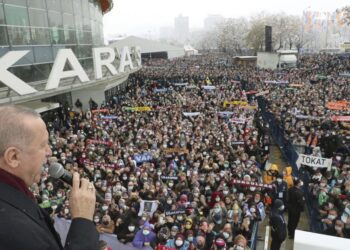 Erdogan under fire for packed congress despite virus surge | World News