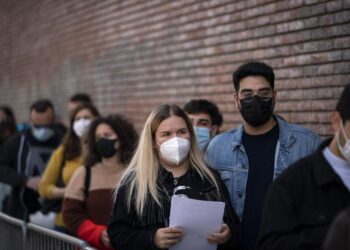 5,000 attend rock concert in Barcelona after COVID-19 screen | Entertainment