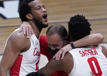 Houston tops Oregon State, reaches 1st Final Four since ’84 | College Sports