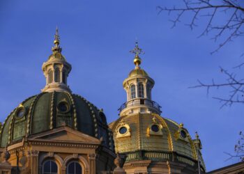 Senate Republicans propose change to how Iowa pays for mental health care