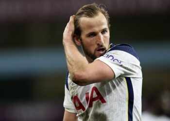 Kane fails to steer away from Real Madrid talk with Spurs trophy answer