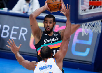 Lakers chasing Andre Drummond, LaMarcus Aldridge