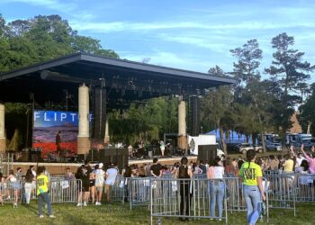 UF hosts its first live, social-distanced music event since shutdown