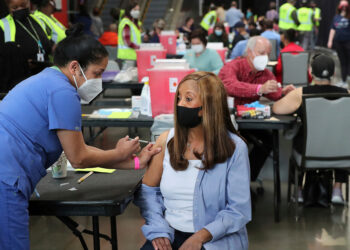 As vaccinations rise and deaths fall, US outlook improves – Daily News