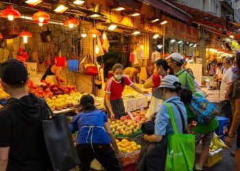 World economy risks ‘dangerously diverging’ even as growth booms