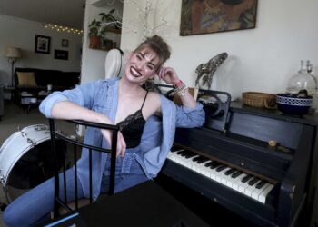 Wyoming woman goes live with music after back struggle