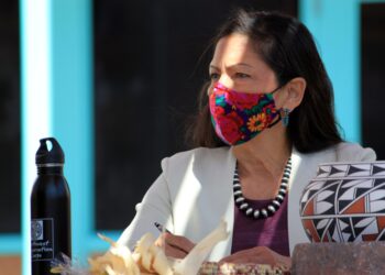 Interior secretary steps into Utah public lands tug-of-war