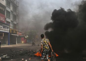 Covid-19 Fuels Inequality, Political Divide, Authoritarianism World-Wide, U.S. Intelligence Analysts Say