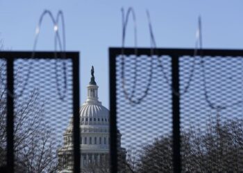 Car rams Capitol barricade, injuring 2 officers; driver shot | Politics