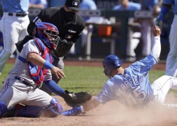 Taylor again stars at plate, Royals beat Rangers 11-4 | Sports