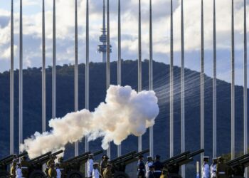 UK’s Prince Philip honored with 41-gun salutes after death | Entertainment