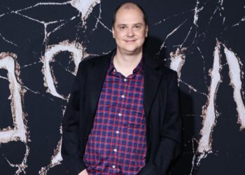 Mike Flanagan directing The Season of Passage | Entertainment