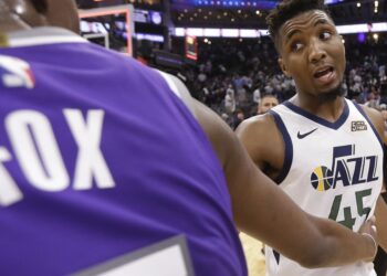 Donovan Mitchell stepped in to stop confrontation between De’Aaron Fox and referee after Jazz win over Kings