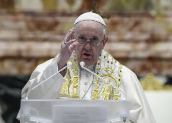‘Spirit of global responsibility’: Pope discusses pandemic, war in Easter address
