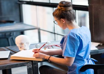 AAMC Endorses Loan Forgiveness for Frontline Health Workers