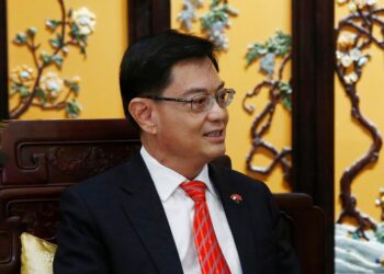 Singapore’s Designated Future Leader Steps Aside | World News