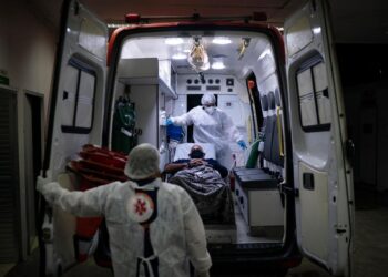 Brazil’s Virus Outlook Darkens Amid Vaccine Supply Snags | World News