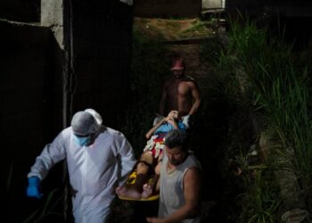 The Latest: New Zealand Quarantine Hotel Guard Infected | World News