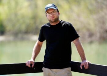 Viral Thoughts: Why COVID-19 Conspiracy Theories Persist | World News