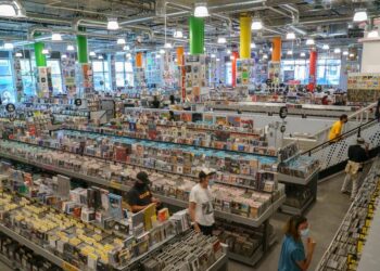 California OKs Indoor Sports, Concerts as COVID Cases Plunge | Political News